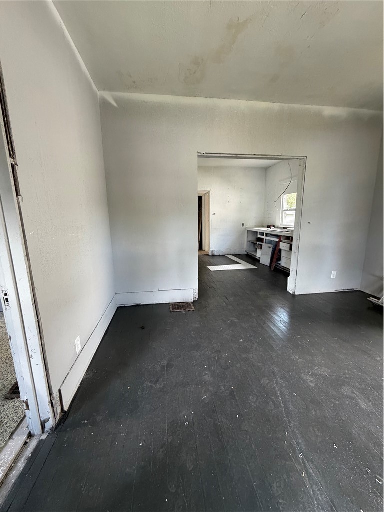 1166 East Walnut Street Decatur, IL 62526 - Photo 5 of 18