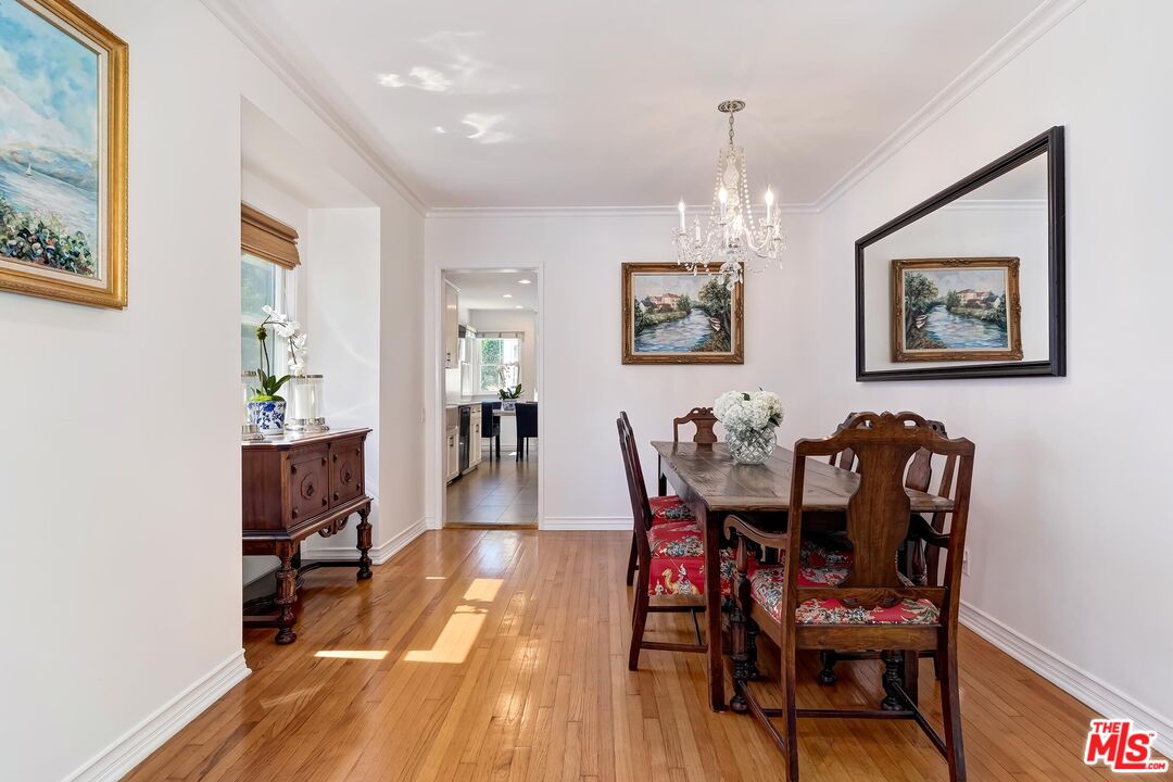 1048 Roscomare Road Los Angeles, CA 90077 - Photo 18 of 41 Gallery Image 18