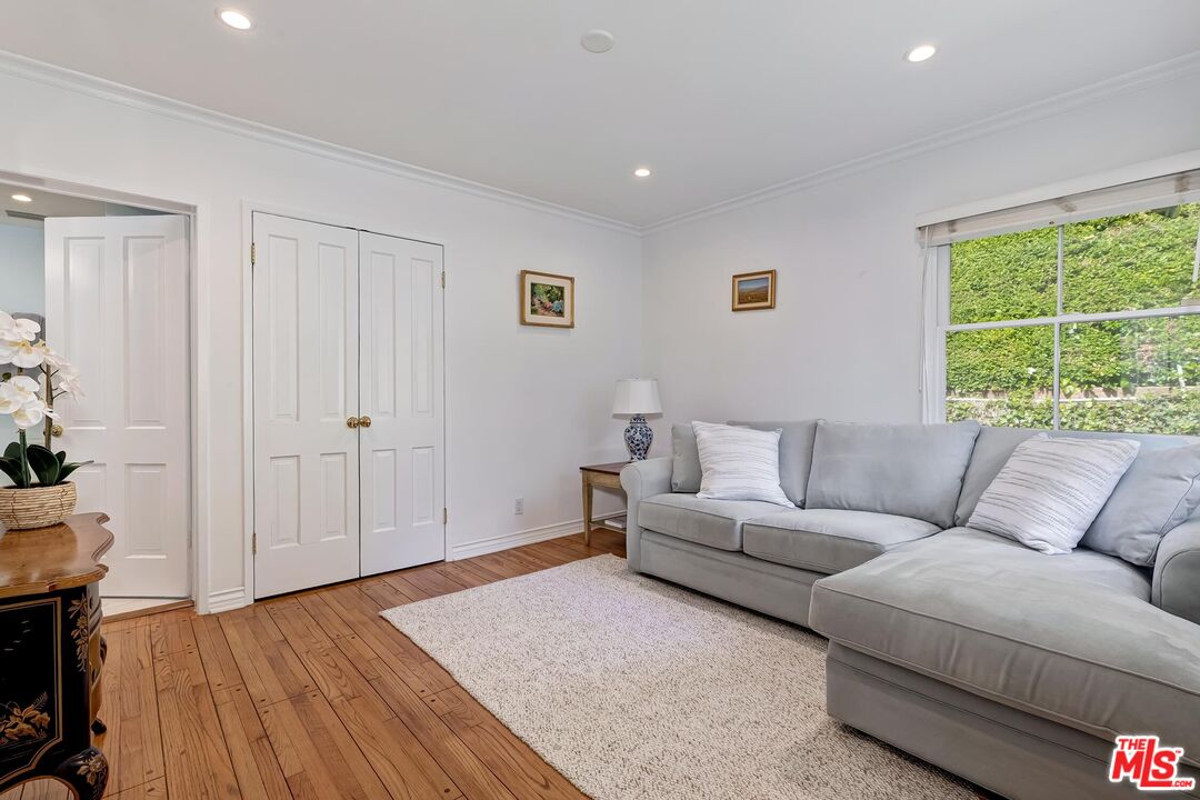 1048 Roscomare Road Los Angeles, CA 90077 - Photo 20 of 41 Gallery Image 20