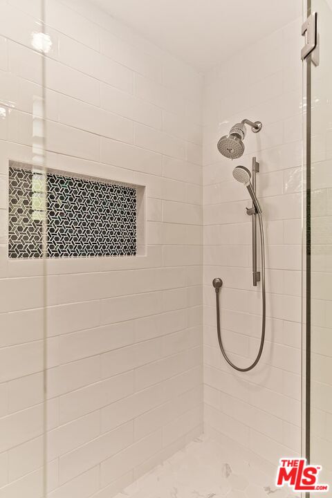 1048 Roscomare Road Los Angeles, CA 90077 - Photo 24 of 41 Gallery Image 24