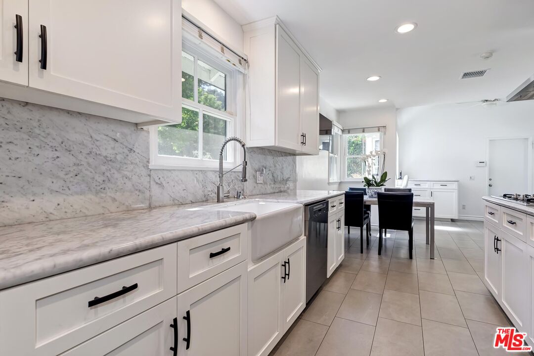 1048 Roscomare Road Los Angeles, CA 90077 - Photo 25 of 41 Gallery Image 25
