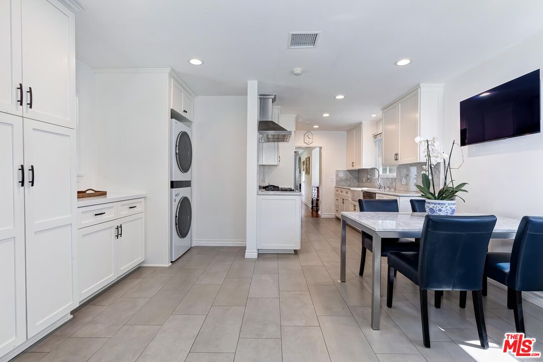 1048 Roscomare Road Los Angeles, CA 90077 - Photo 30 of 41 Gallery Image 30