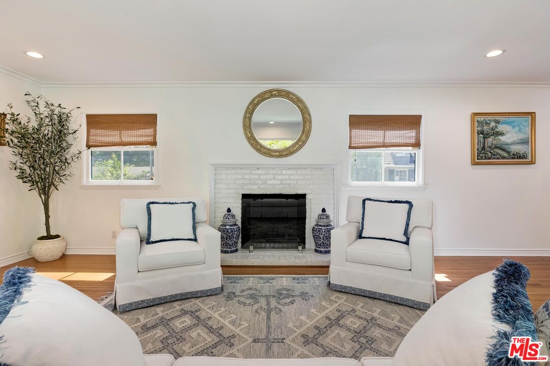 1048 Roscomare Road Los Angeles, CA 90077 - Photo 3 of 41 Gallery Image 3
