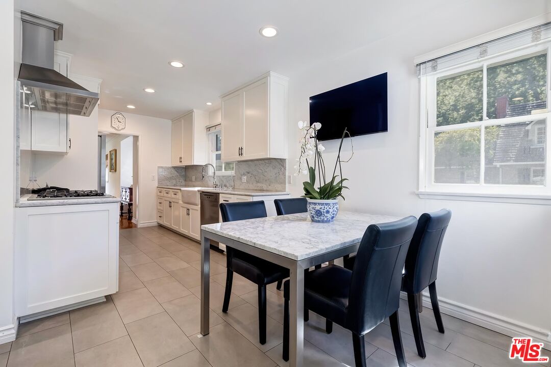 1048 Roscomare Road Los Angeles, CA 90077 - Photo 31 of 41 Gallery Image 31