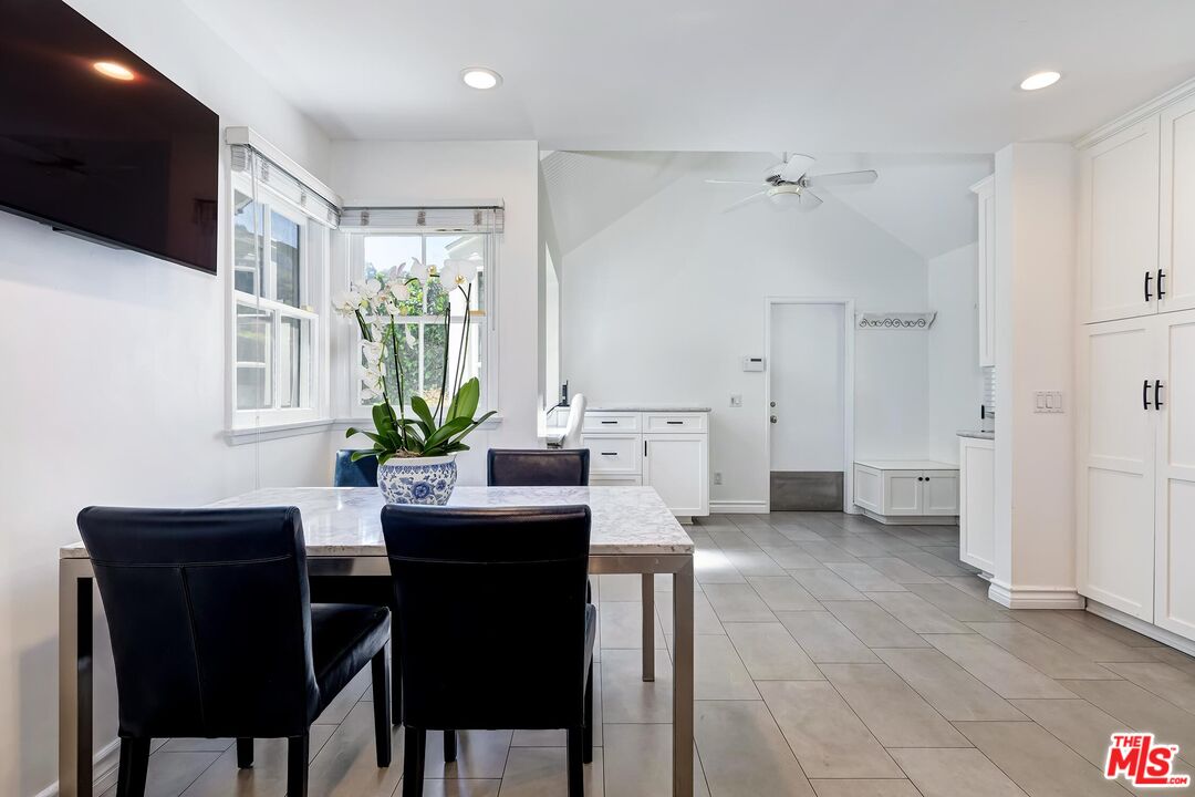 1048 Roscomare Road Los Angeles, CA 90077 - Photo 32 of 41 Gallery Image 32