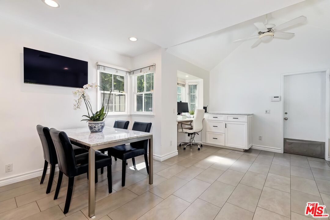 1048 Roscomare Road Los Angeles, CA 90077 - Photo 6 of 41 Gallery Image 6