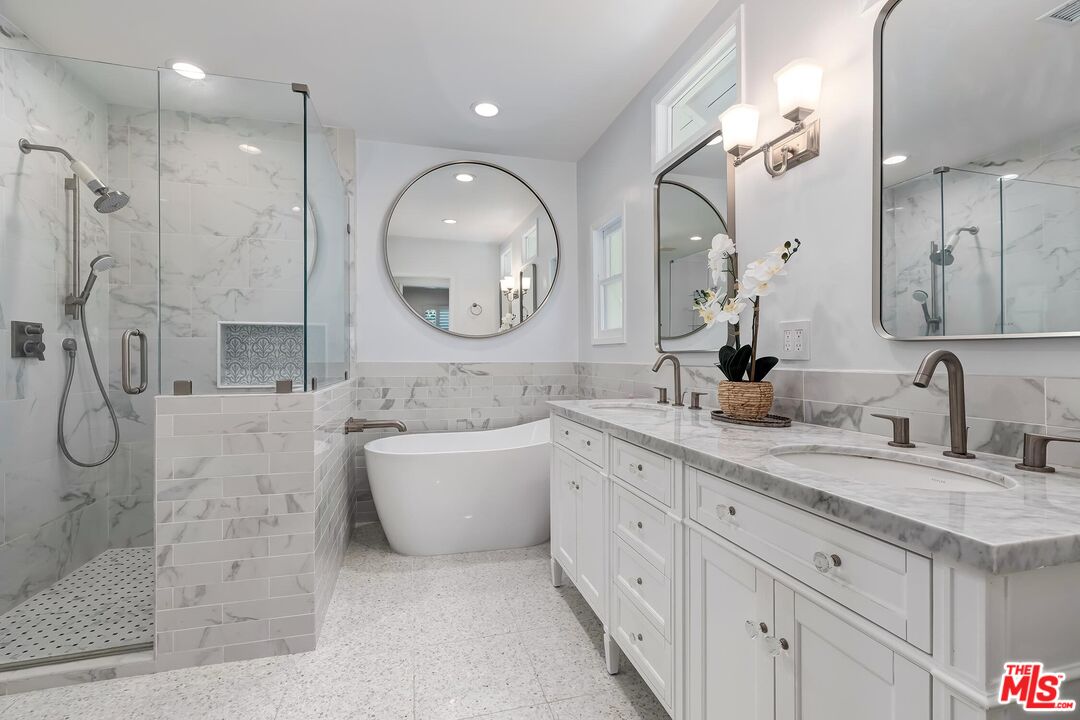 1048 Roscomare Road Los Angeles, CA 90077 - Photo 7 of 41 Gallery Image 7