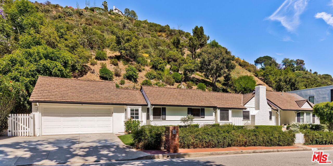 1048 Roscomare Road Los Angeles, CA 90077 - Photo 10 of 41 Gallery Image 10