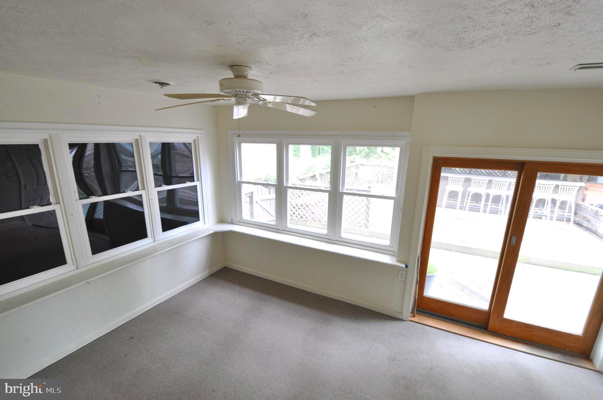 797 Forest Grove Road Colonial Beach, VA 22443 - Photo 16 of 40 Sun-room