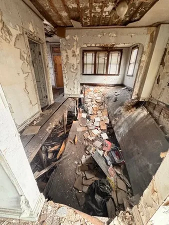 $19,900 | 407 East 43rd Avenue, Gary, IN 46409