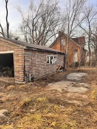 $19,900 | 407 East 43rd Avenue, Gary, IN 46409