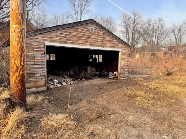 $19,900 | 407 East 43rd Avenue, Gary, IN 46409