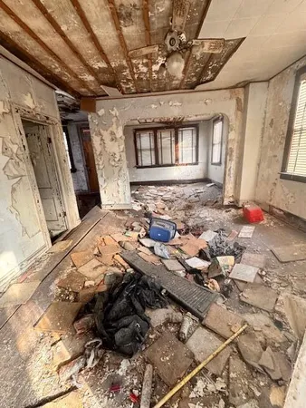 $19,900 | 407 East 43rd Avenue, Gary, IN 46409