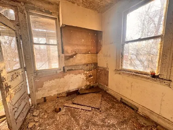 $19,900 | 407 East 43rd Avenue, Gary, IN 46409