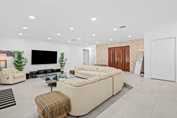 $1,425,000 | 5500 Southwest 111th Terrace, Davie, FL 33328
