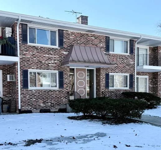$168,500 | 37 North Main Street, Unit 40, Glen Ellyn, IL 60137