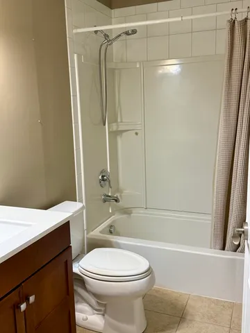 $168,500 | 37 North Main Street, Unit 40, Glen Ellyn, IL 60137