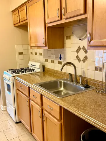 $168,500 | 37 North Main Street, Unit 40, Glen Ellyn, IL 60137