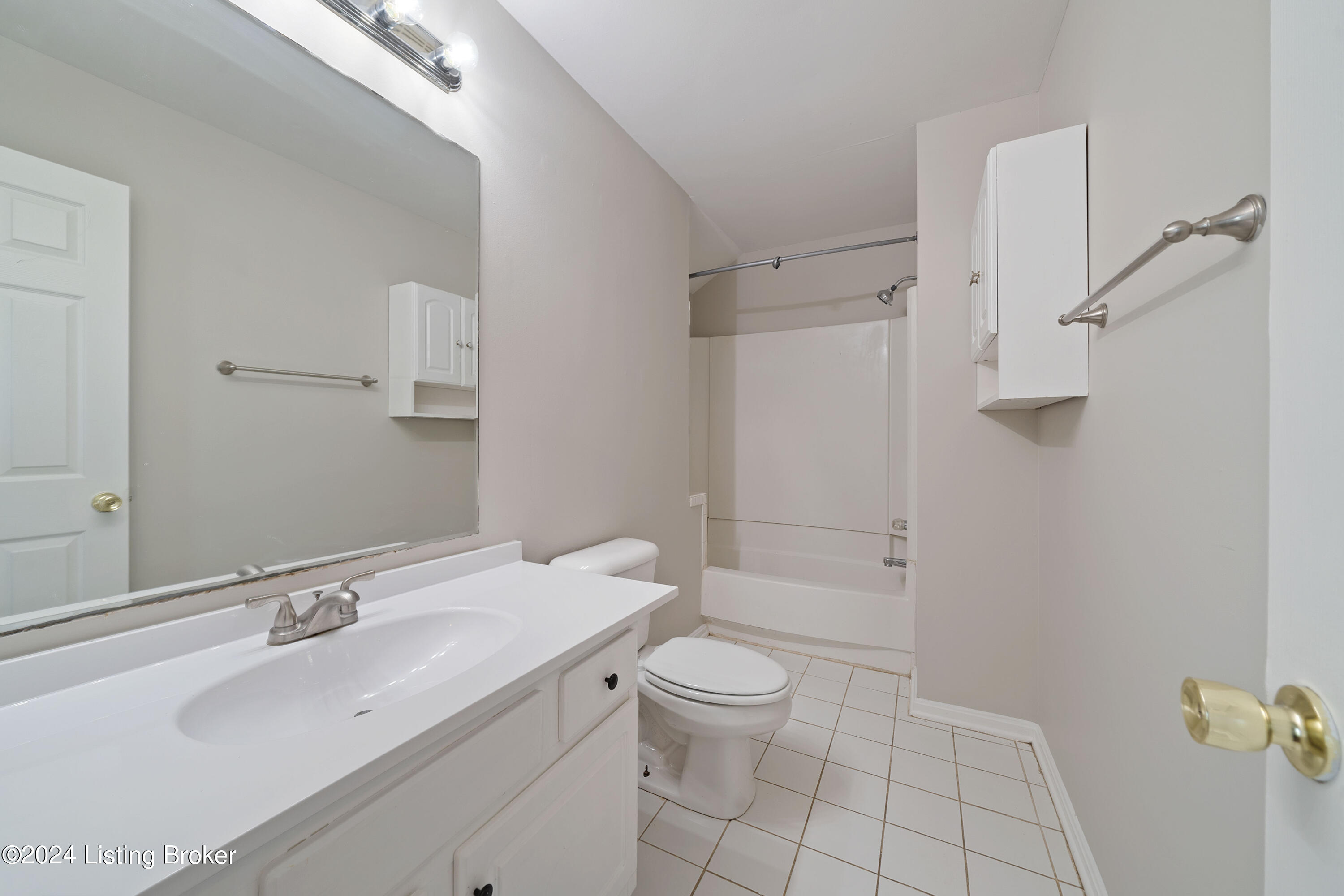 9005 Riley Avenue Louisville, KY 40242 - Photo 24 of 27 1724054473445_1723915978510dsc03522