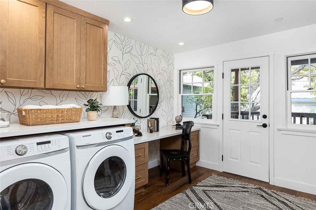 1130 Windsor Place South Pasadena, CA 91030 - Photo 14 of 35 a view of a kitchen with washer and dryer