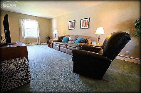 10416 Davison Road Davison, MI 48423 - Photo 6 of 35 20445937-5.JPG