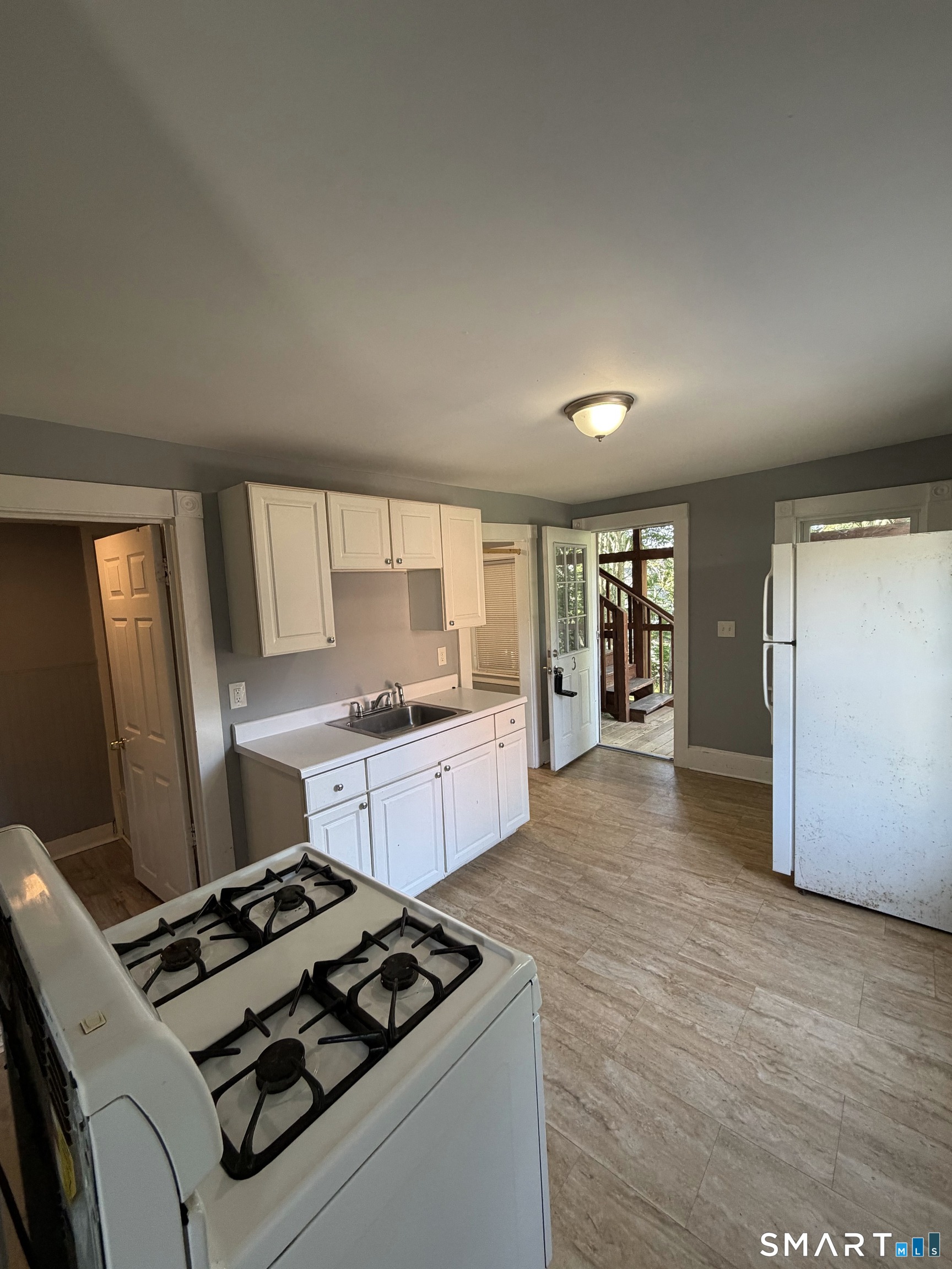 22 Hawthorne Street, Unit 3 Norwich, CT 06360 - Photo 3 of 13