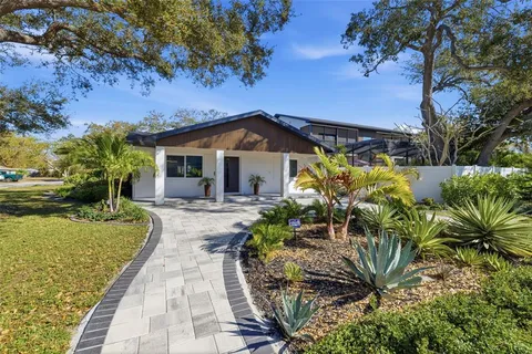 $1,895,000 | 639 43rd Avenue North, St. Petersburg, FL 33703