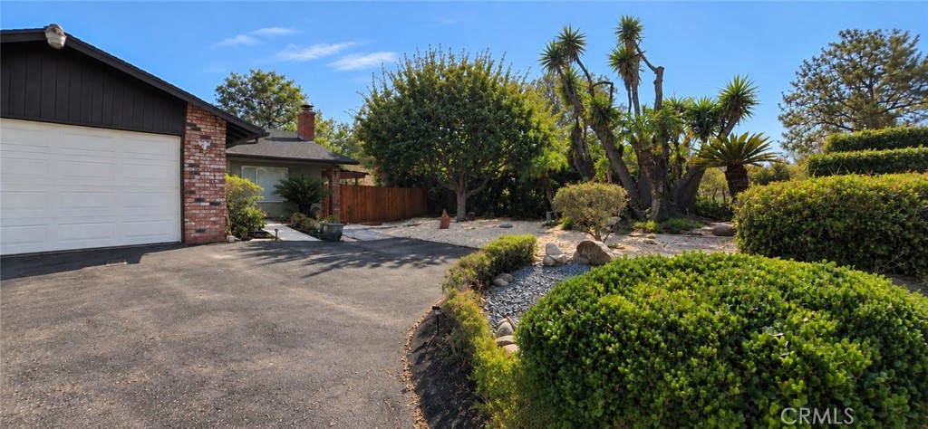 1192 Caren Road Vista, CA 92083 - Photo 2 of 37 Gallery Image 2