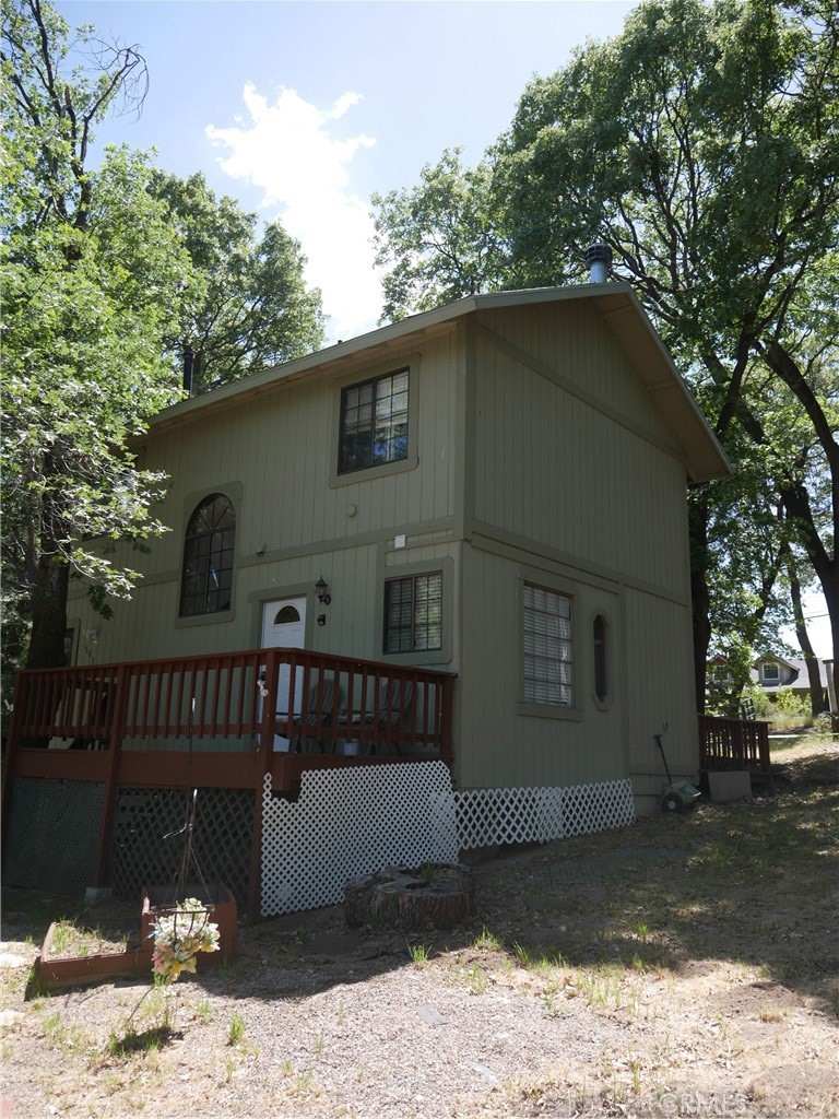 1610 North Grass Valley Road Lake Arrowhead, CA 92352 - Photo 1 of 28 a front view of a house