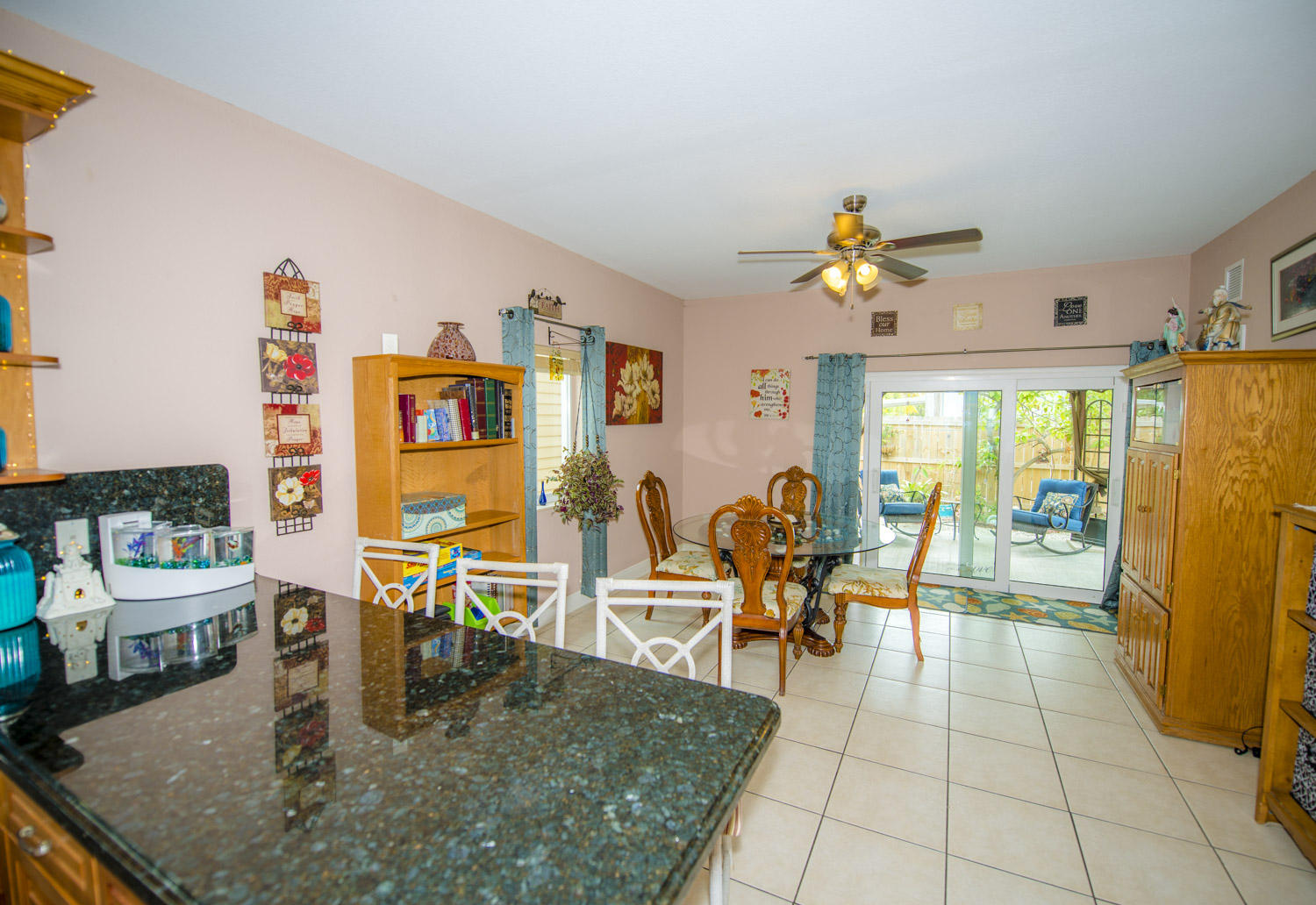 221 Cuba Road Tavernier, FL 33070 - Photo 12 of 32 Kitchen / Dining Room