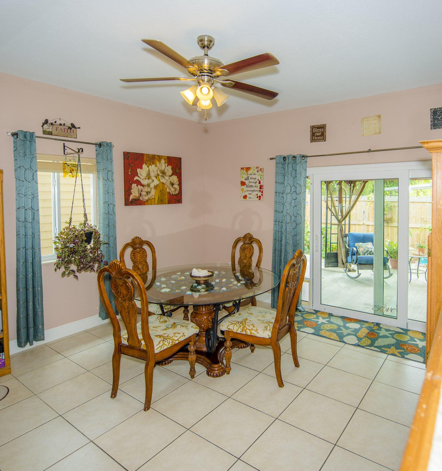 221 Cuba Road Tavernier, FL 33070 - Photo 14 of 32 Dining Room