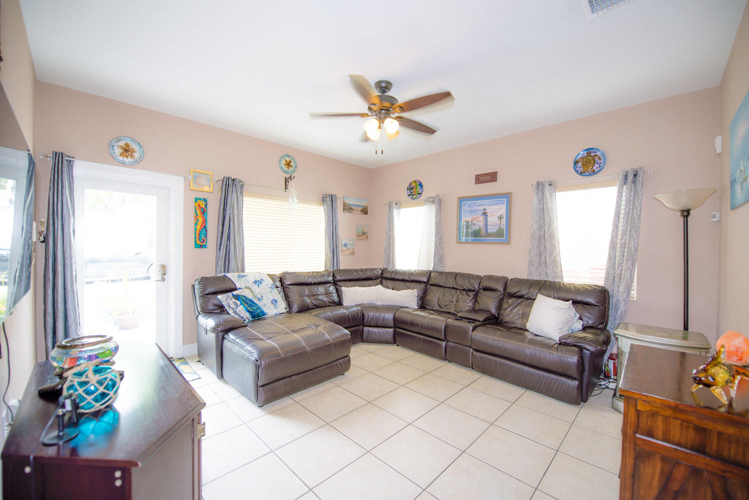 221 Cuba Road Tavernier, FL 33070 - Photo 6 of 32 Living Room