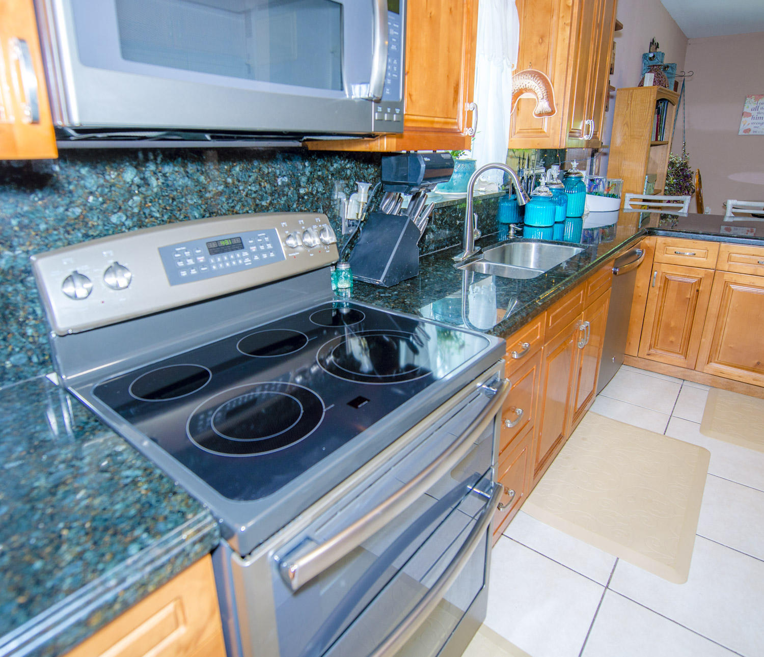 221 Cuba Road Tavernier, FL 33070 - Photo 8 of 32 Kitchen
