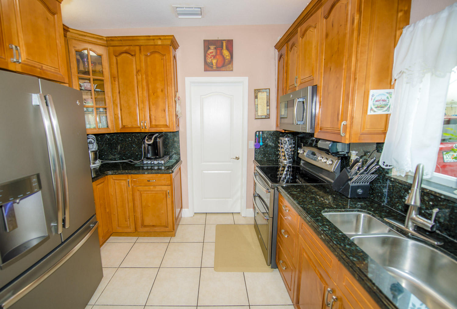 221 Cuba Road Tavernier, FL 33070 - Photo 9 of 32 Kitchen