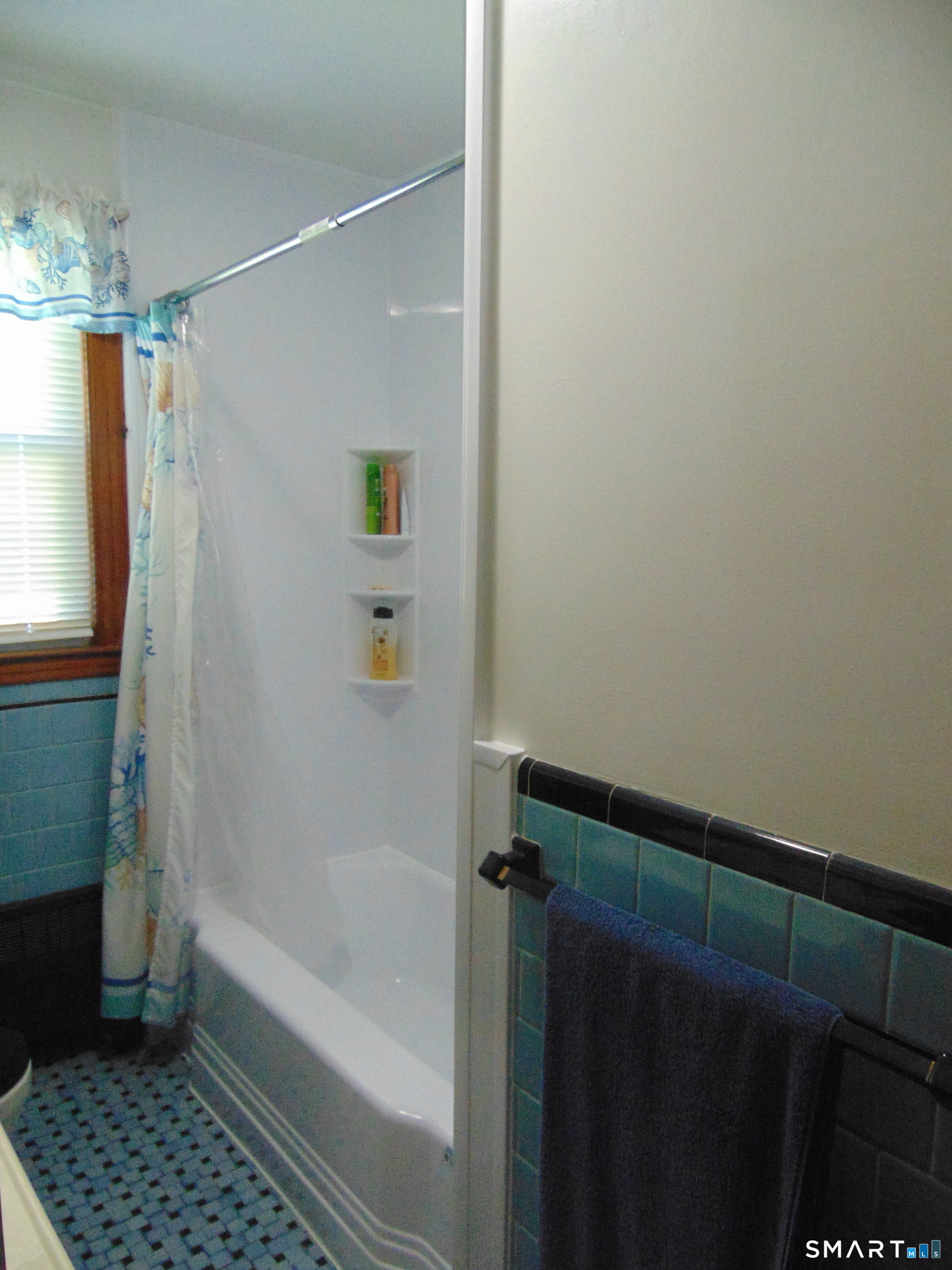 9 Grantham Road Wallingford, CT 06492 - Photo 10 of 29