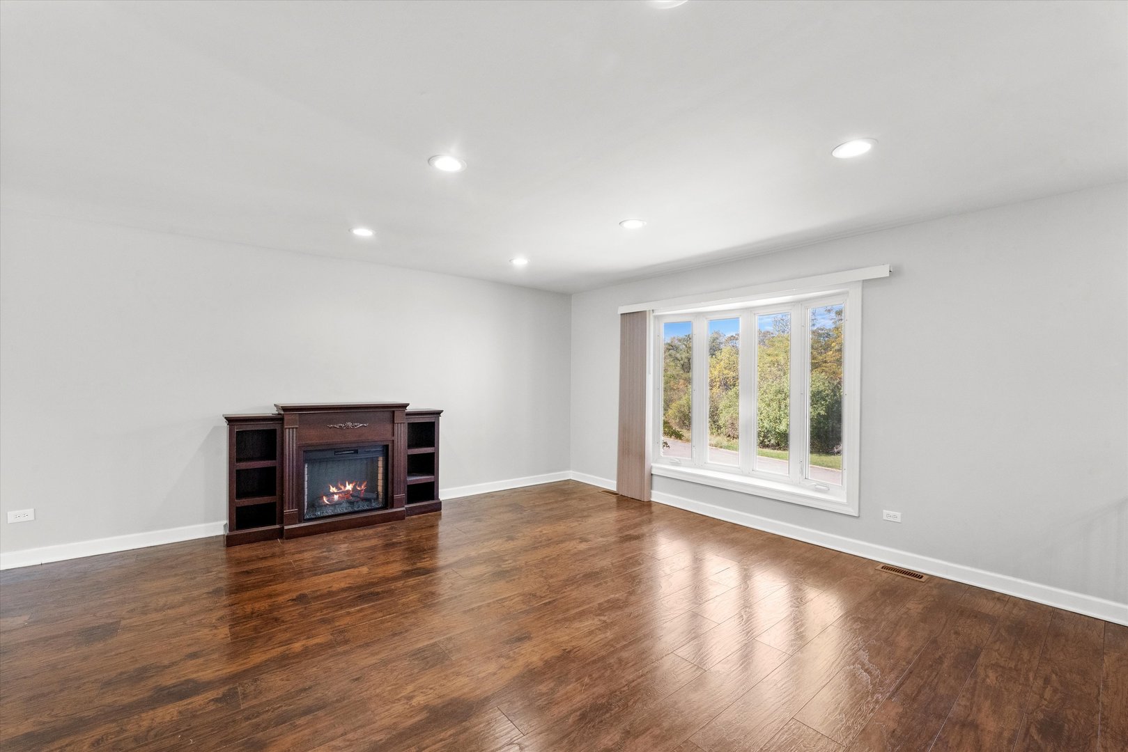 21727 Richmond Road Matteson, IL 60443 - Photo 3 of 32 Gallery Image 3