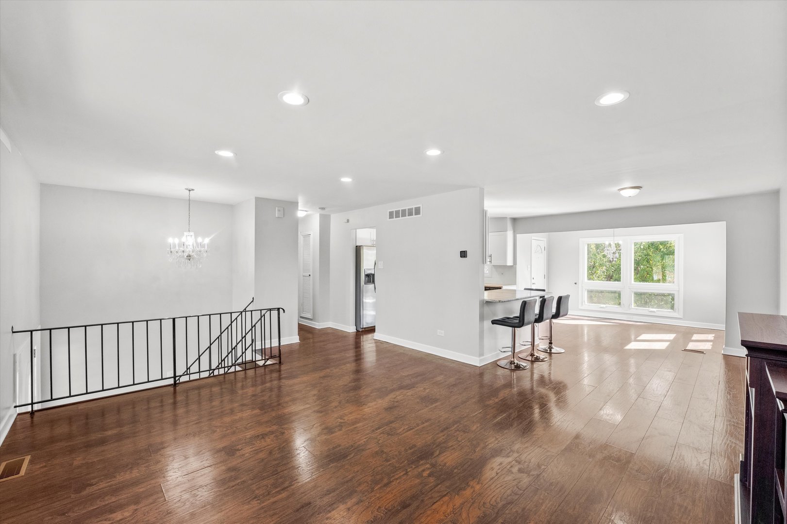 21727 Richmond Road Matteson, IL 60443 - Photo 4 of 32 Gallery Image 4