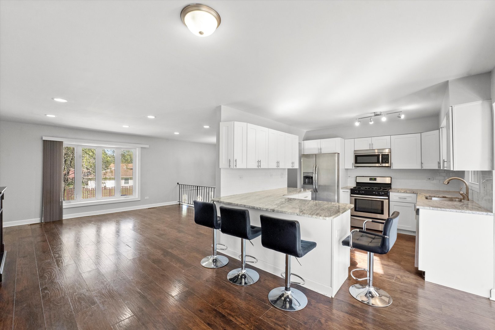 21727 Richmond Road Matteson, IL 60443 - Photo 7 of 32 Gallery Image 7
