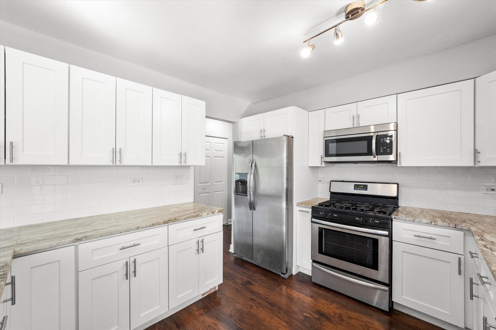 21727 Richmond Road Matteson, IL 60443 - Photo 9 of 32 Gallery Image 9