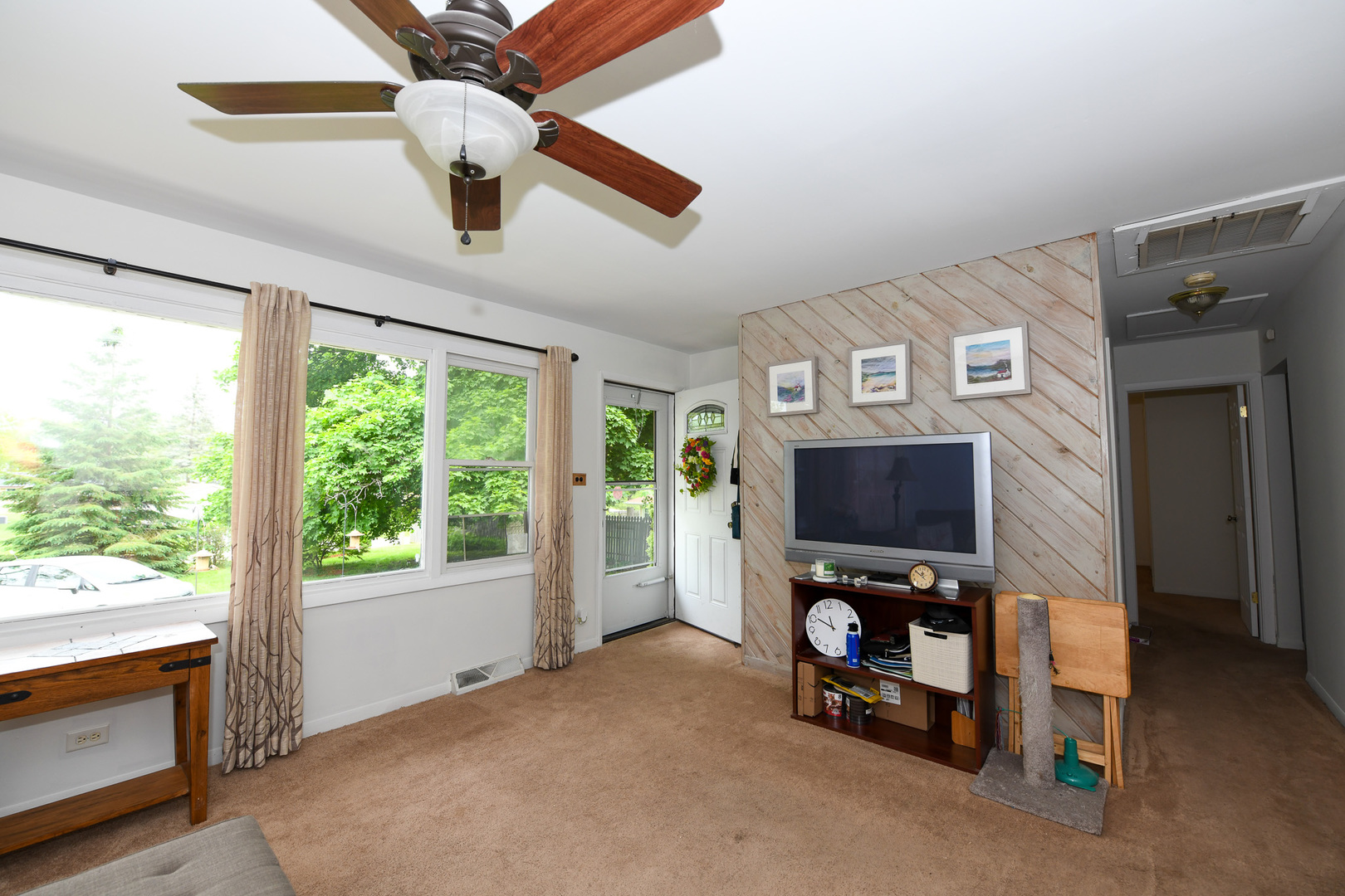 117 Fairfield Road Lindenhurst, IL 60046 - Photo 2 of 14 Gallery Image 2