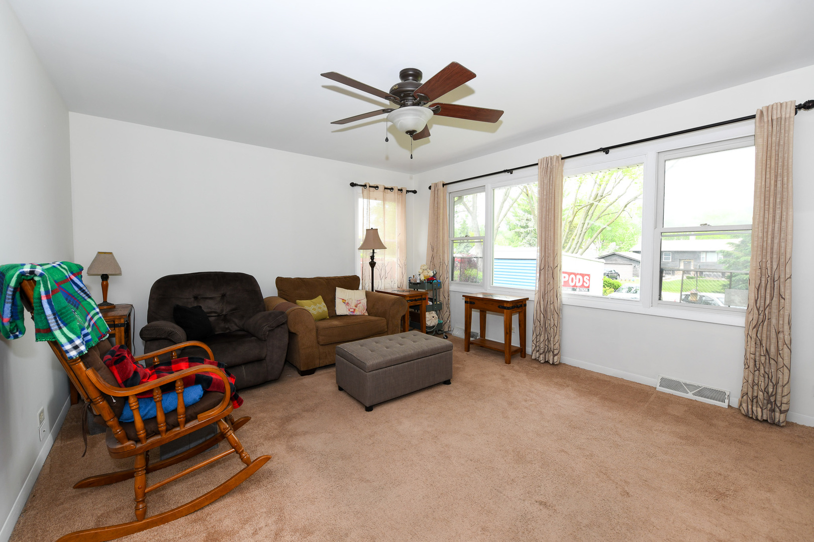 117 Fairfield Road Lindenhurst, IL 60046 - Photo 3 of 14 Gallery Image 3