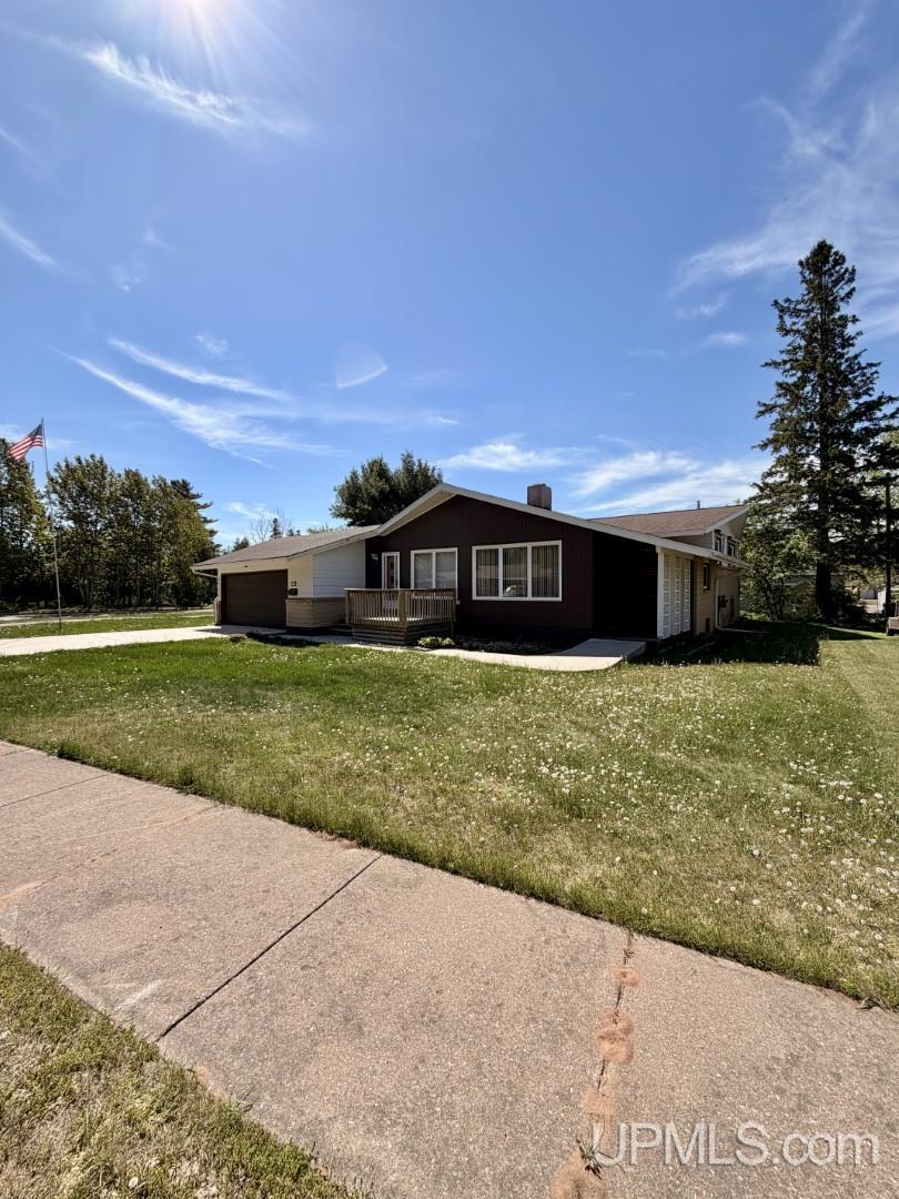 780 White Avenue Ishpeming, MI 49849 - Photo 2 of 37