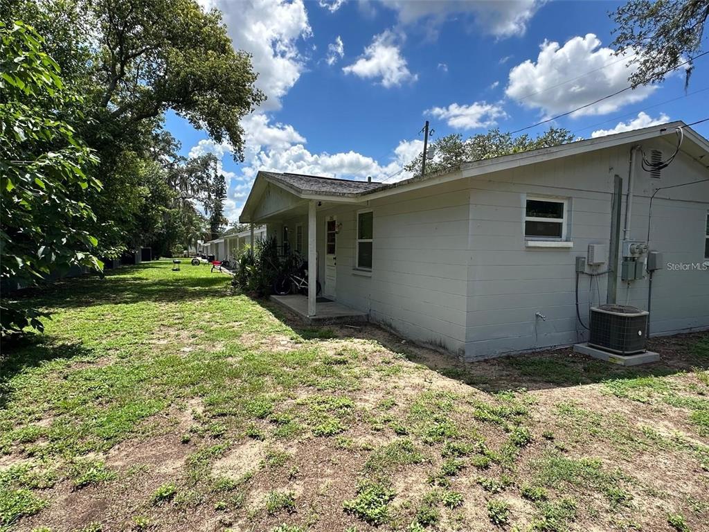 106 Karde Lane Brandon, FL 33510 - Photo 9 of 10 a view of a house with a yard