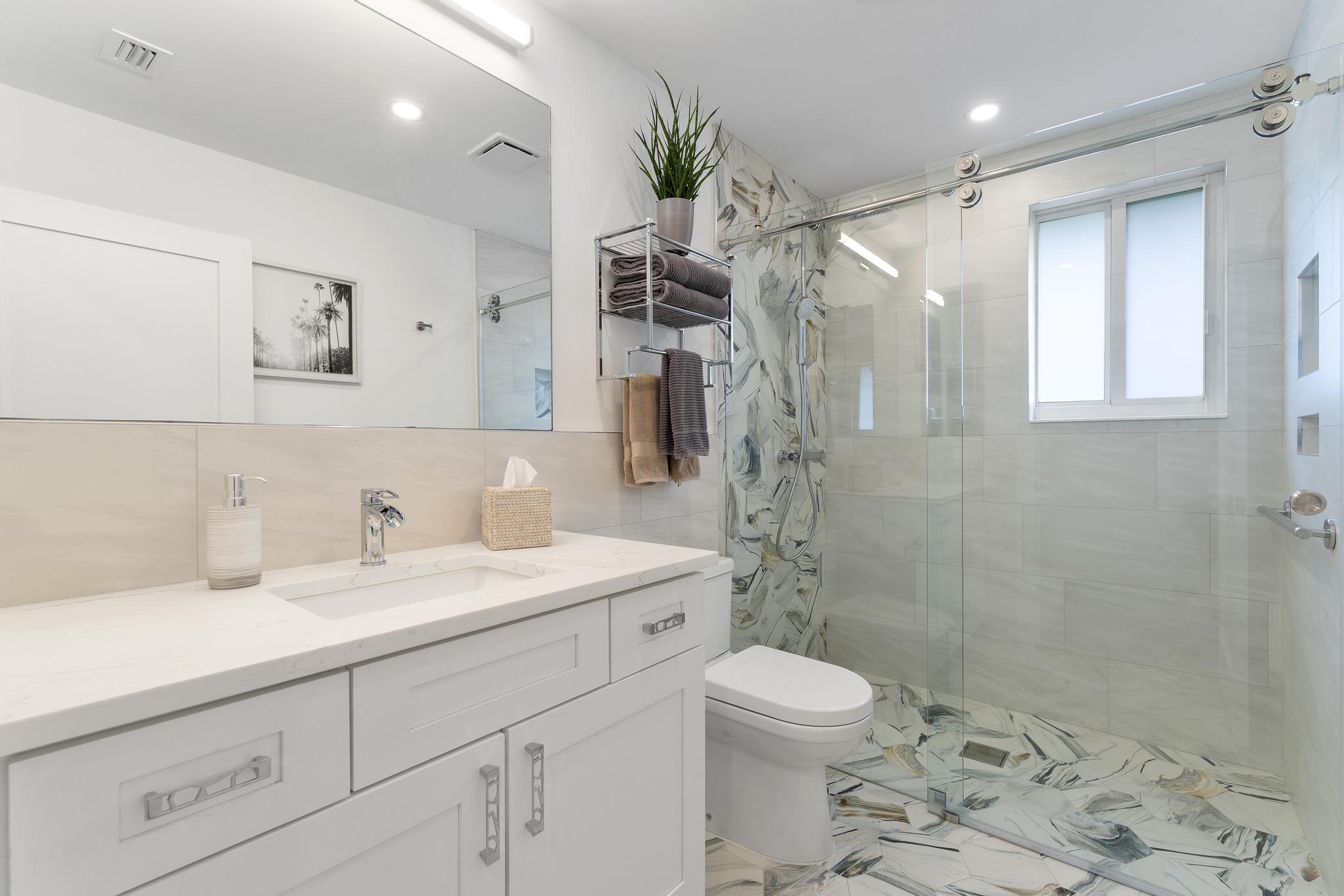 1806 Barbados Road Lake Clarke Shores, FL 33406 - Photo 20 of 41 Guest Bathroom