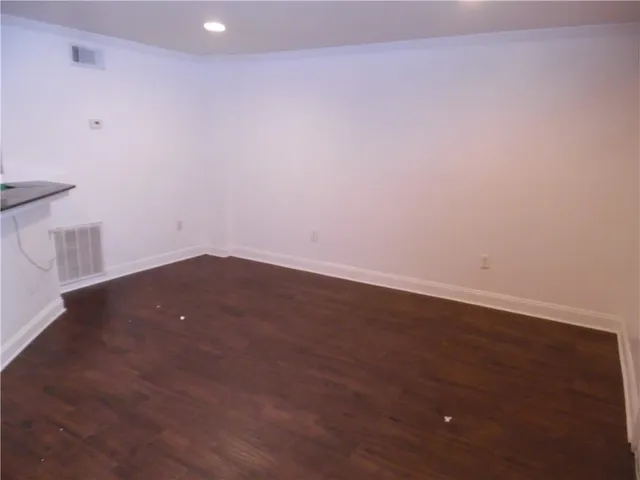 $1,050 | 608 North Rampart Street, New Orleans, LA 70112