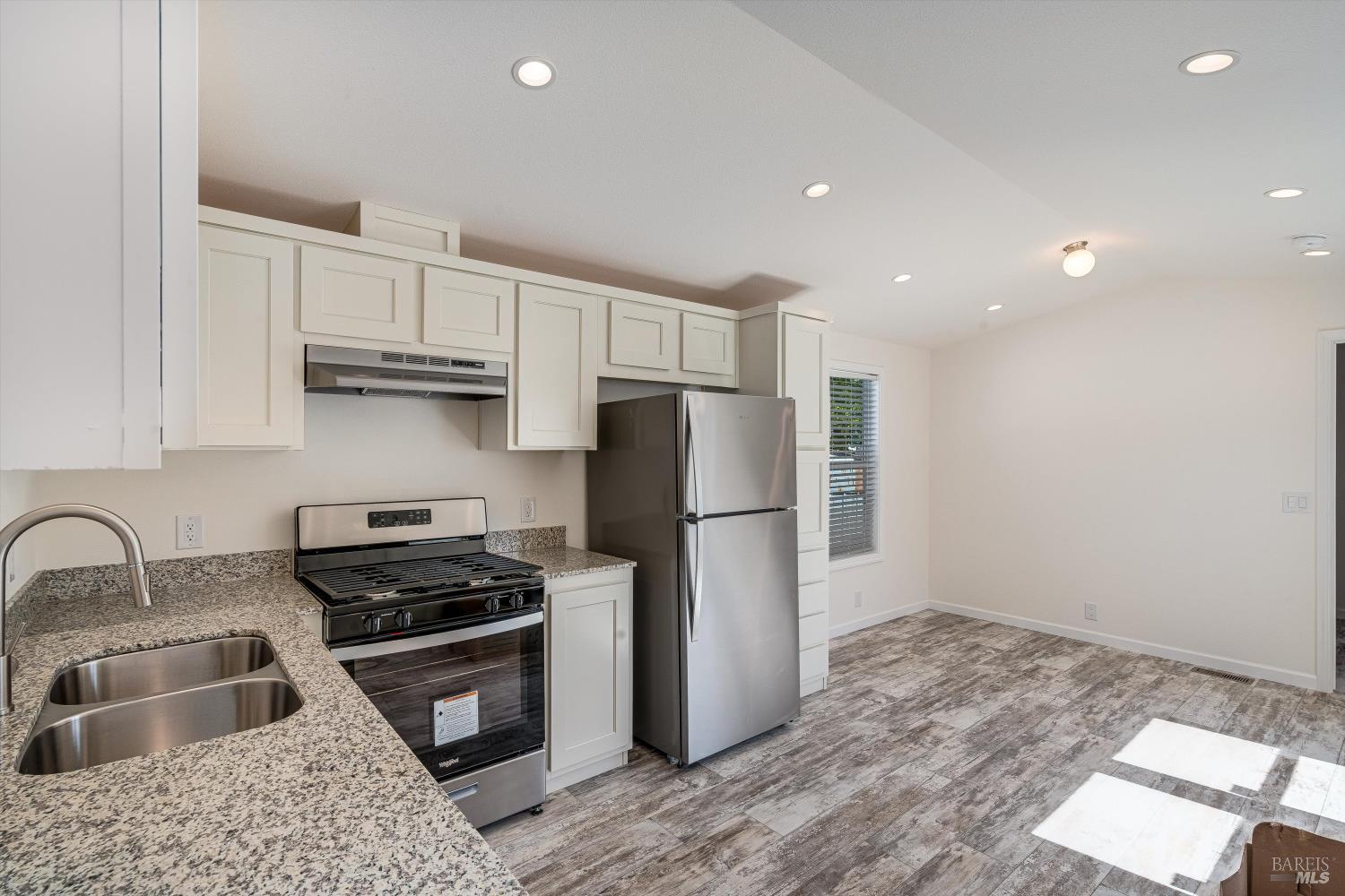 101 Colgan Avenue, Unit 25 Santa Rosa, CA 95404 - Photo 7 of 17