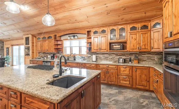 $1,783,000 | 6552 High Point Road, Montreal, MO 65591