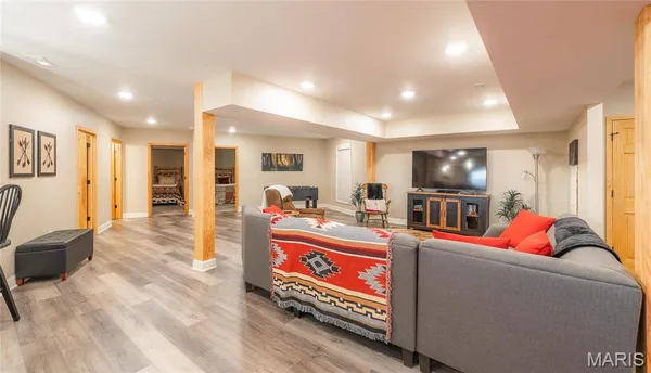 $1,783,000 | 6552 High Point Road, Montreal, MO 65591