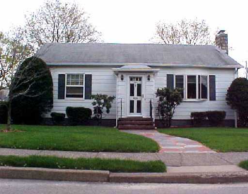 5 Scarborough Road Pawtucket, RI 02861 - Photo 1 of 1 Exterior Front.