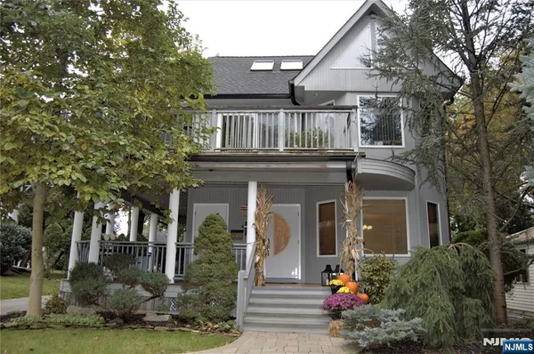 $2,950 | 25 Bogert Place, Unit 1, Westwood, NJ 07675